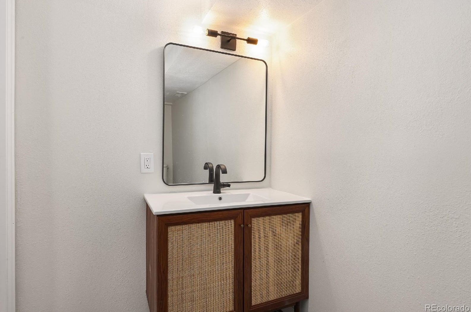 7544 Cove Cir, Littleton CO 80122-3360 exterior