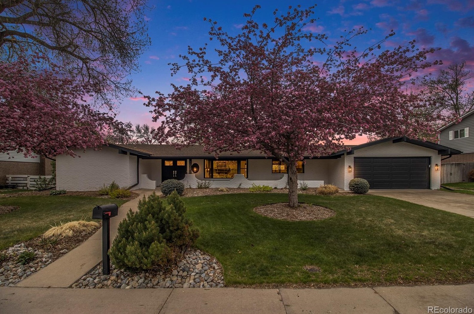 7036 Kendall Blvd, Littleton CO  80128-3932 exterior