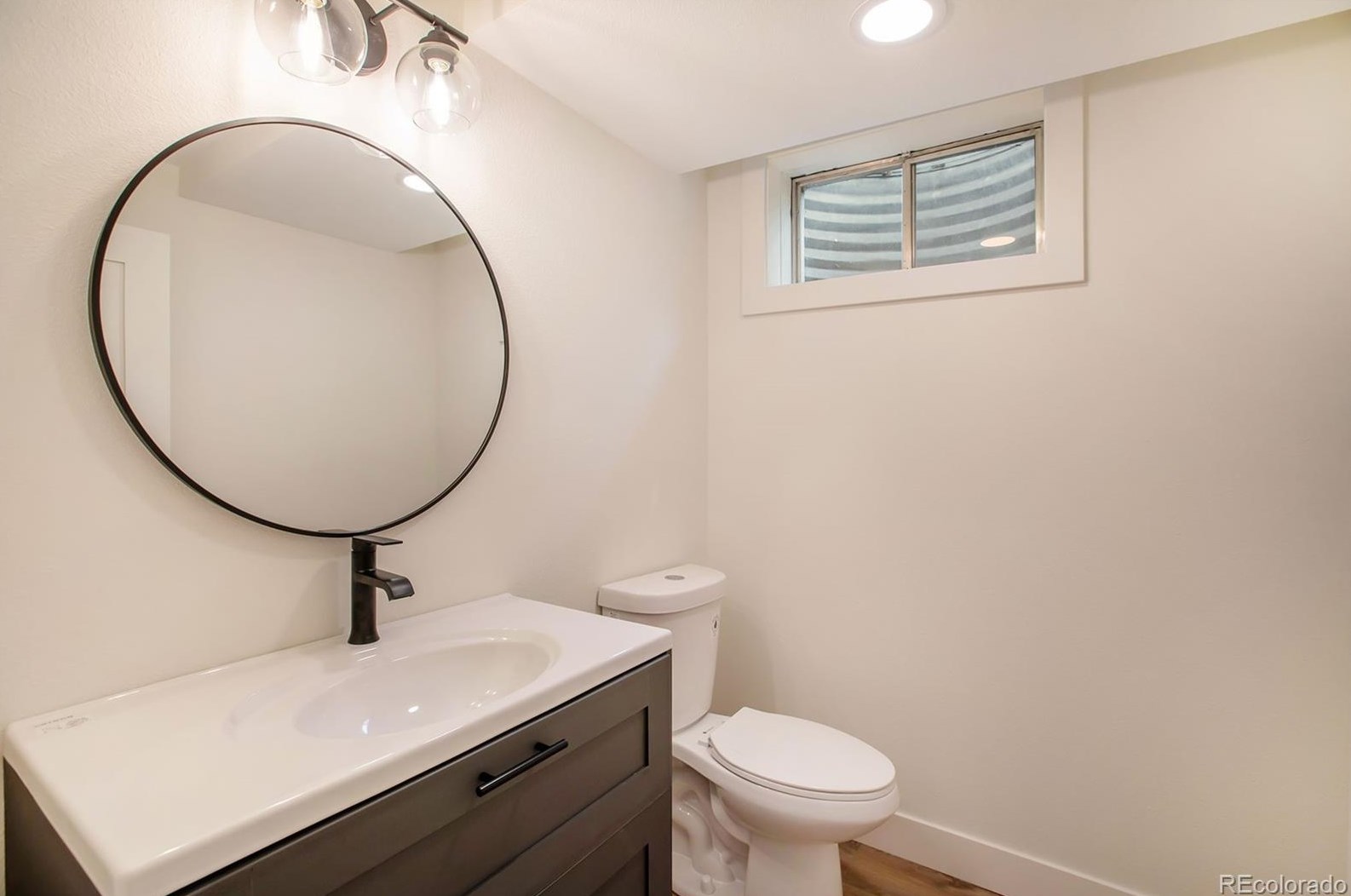 7036 Kendall Blvd, Littleton CO  80128-3932 exterior