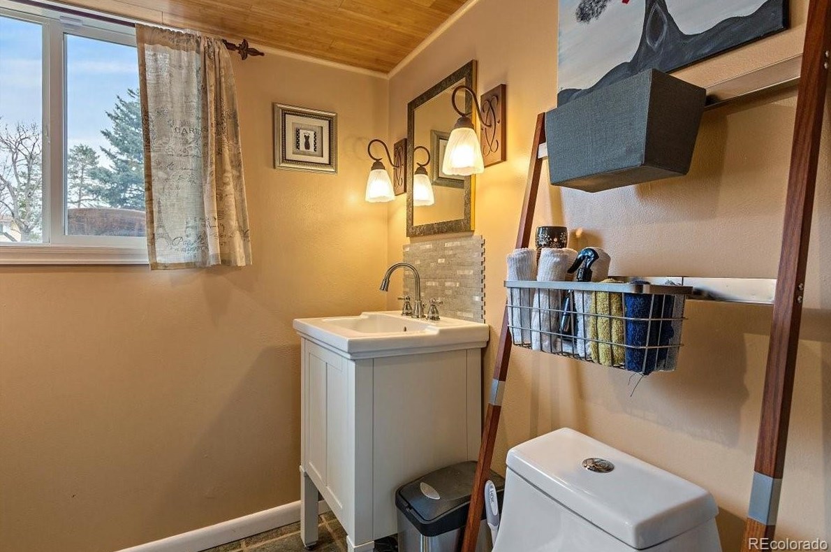 6534 Garland Way, Littleton CO 80123-3122 exterior