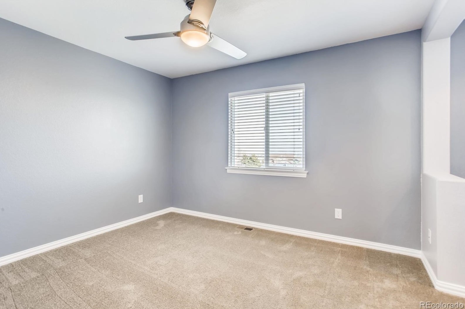 3077 Fox Sedge Ln, Littleton CO 80126-7591 exterior