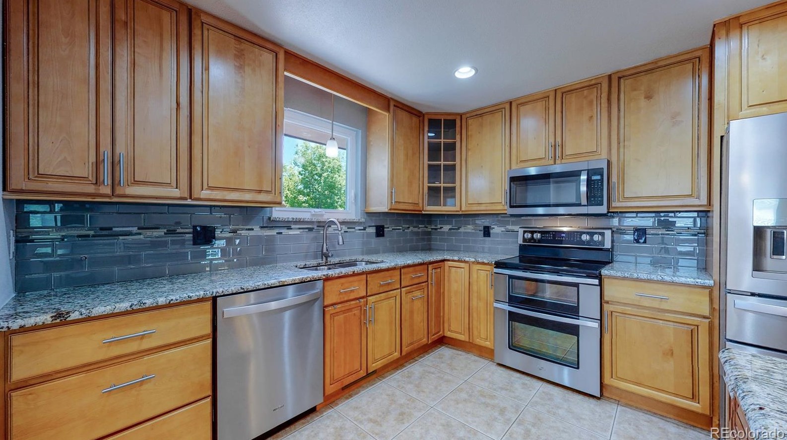 6964 Queen Cir, Arvada CO  80004-1371 exterior