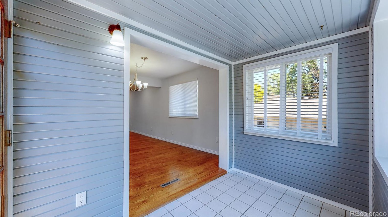 6964 Queen Cir, Arvada CO  80004-1371 exterior