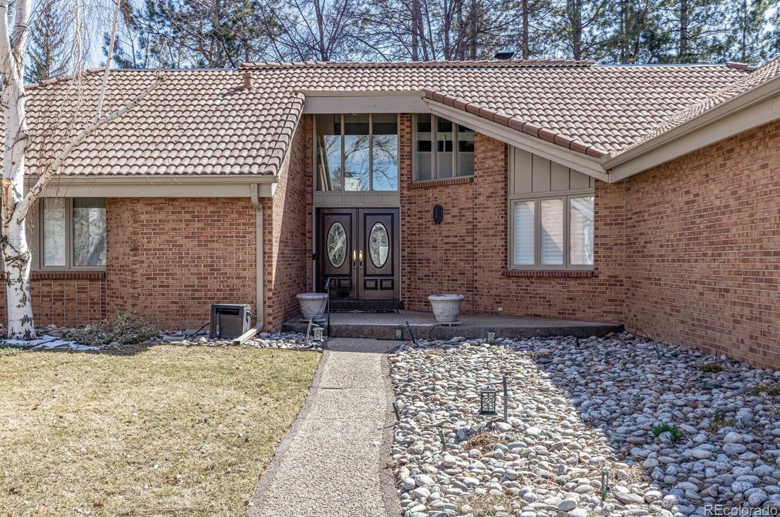 89 Fairway Ln, Littleton, CO 80123-6647