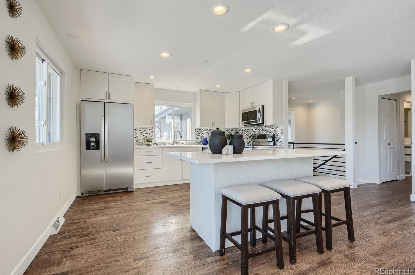 5902 Chestnut Ave, Littleton CO  80128-6045 exterior