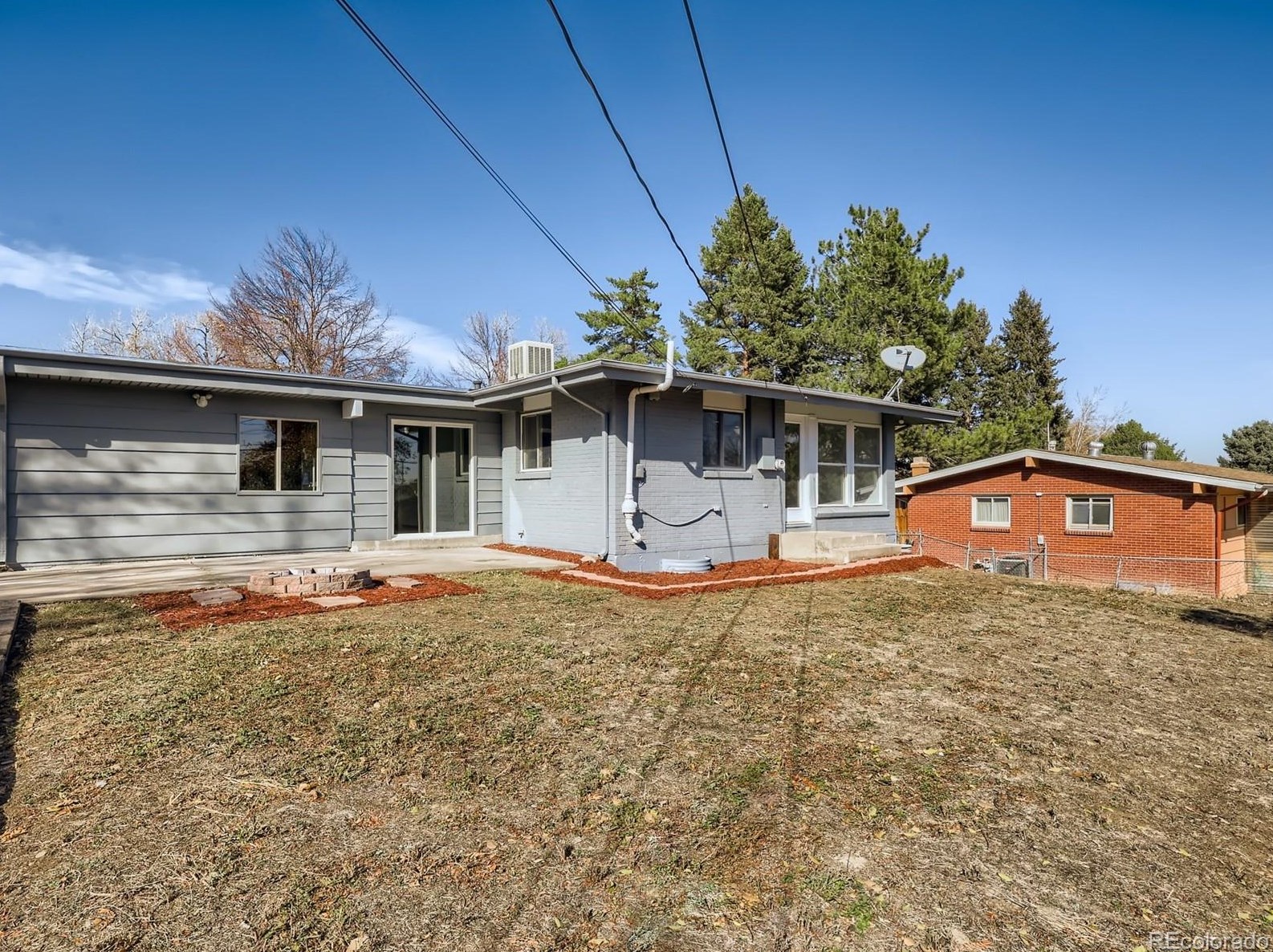 5902 Chestnut Ave, Littleton CO  80128-6045 exterior