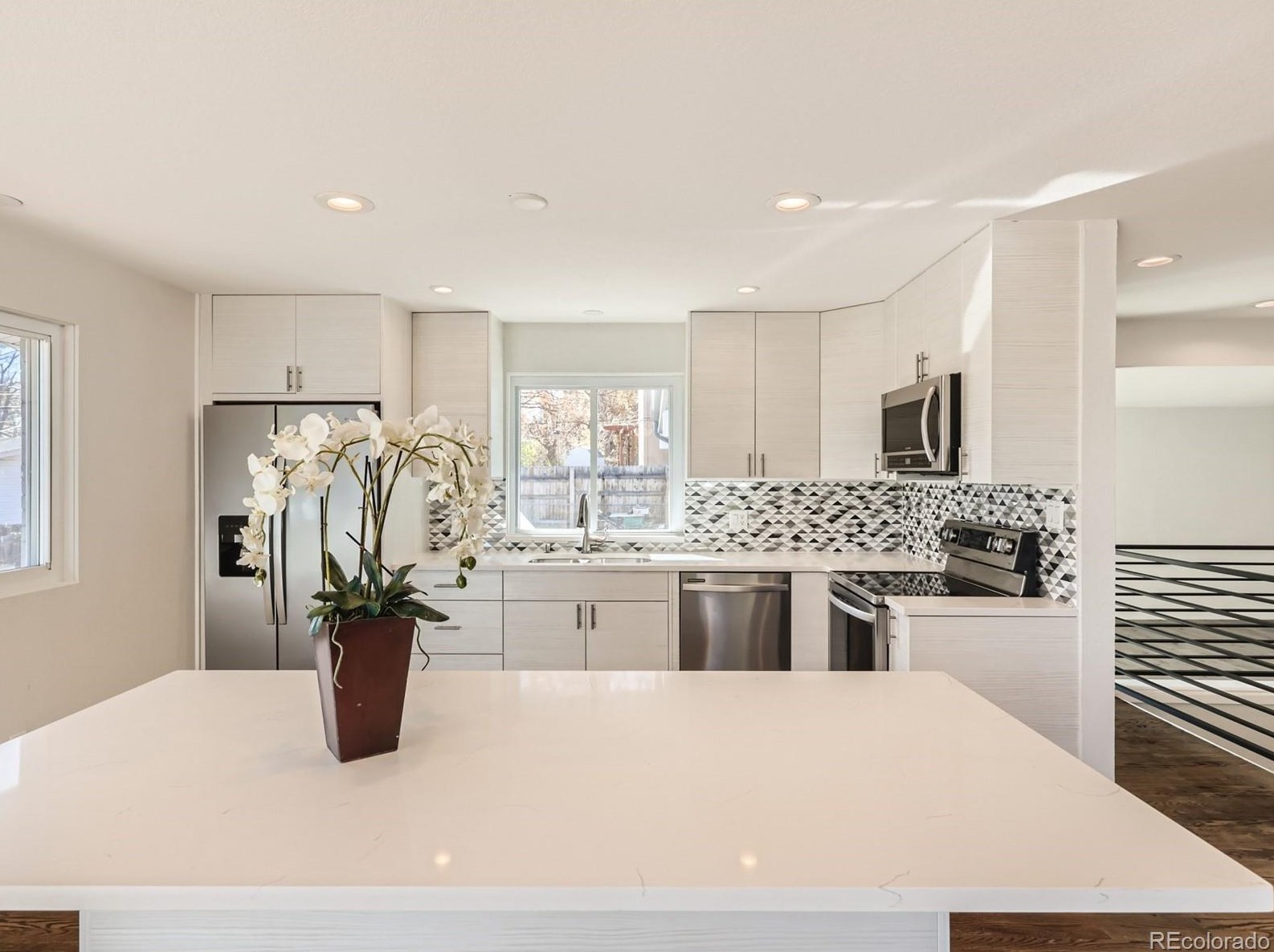 5902 Chestnut Ave, Littleton CO  80128-6045 exterior