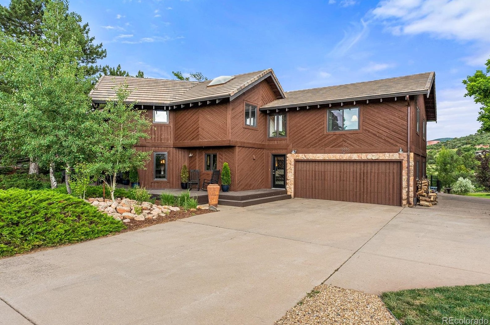 15886 Ridge Tee Dr, Morrison, CO 80465