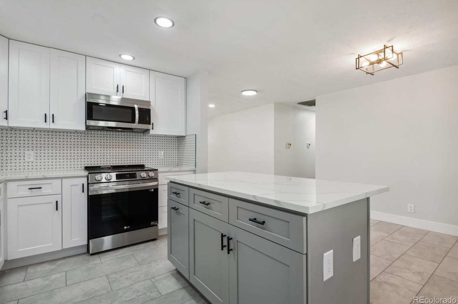 5933 Estes Ct, Arvada CO  80004-5447 exterior