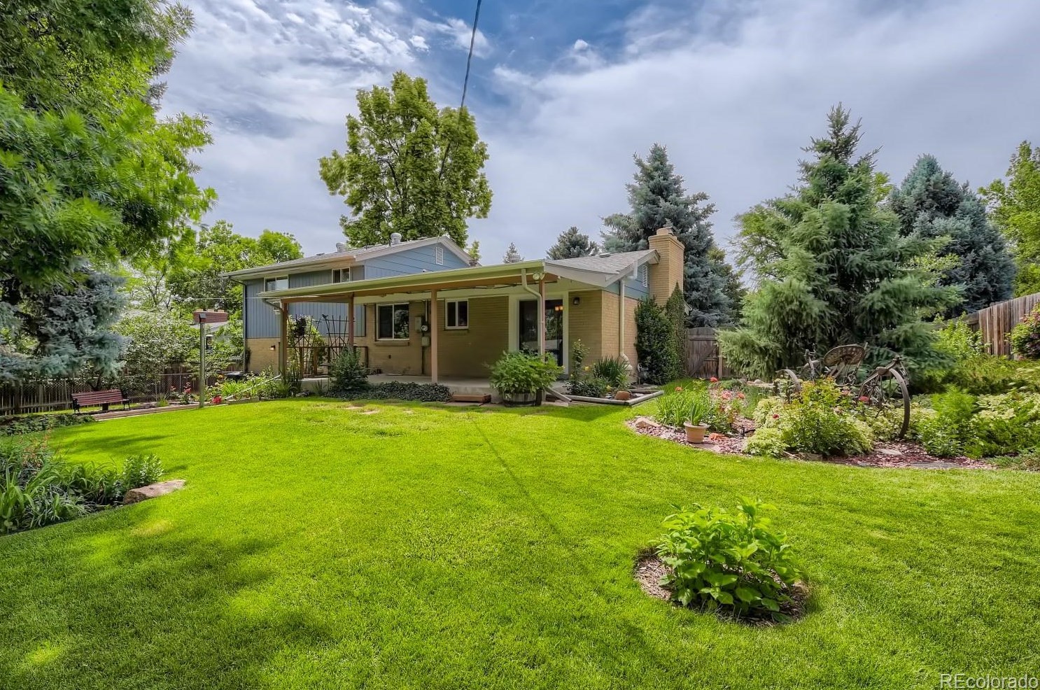 3361 Maplewood Ave, Littleton CO 80121-2823 exterior