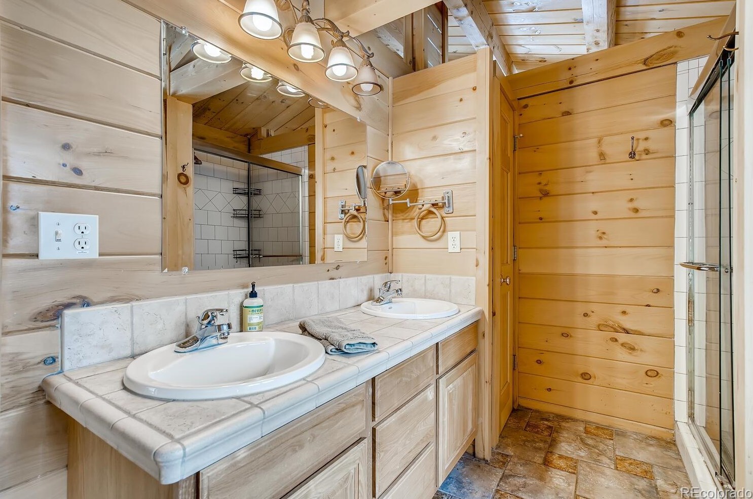 1275 Ldg Pole Dr, Arvada CO  80422-8995 exterior