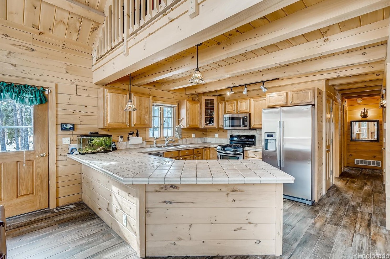1275 Ldg Pole Dr, Arvada CO  80422-8995 exterior