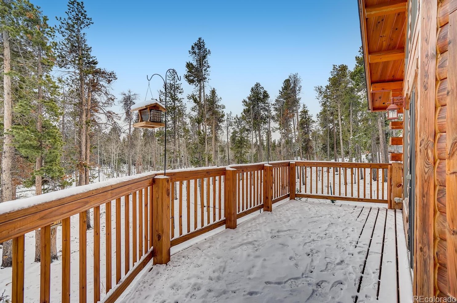 1275 Ldg Pole Dr, Arvada CO  80422-8995 exterior
