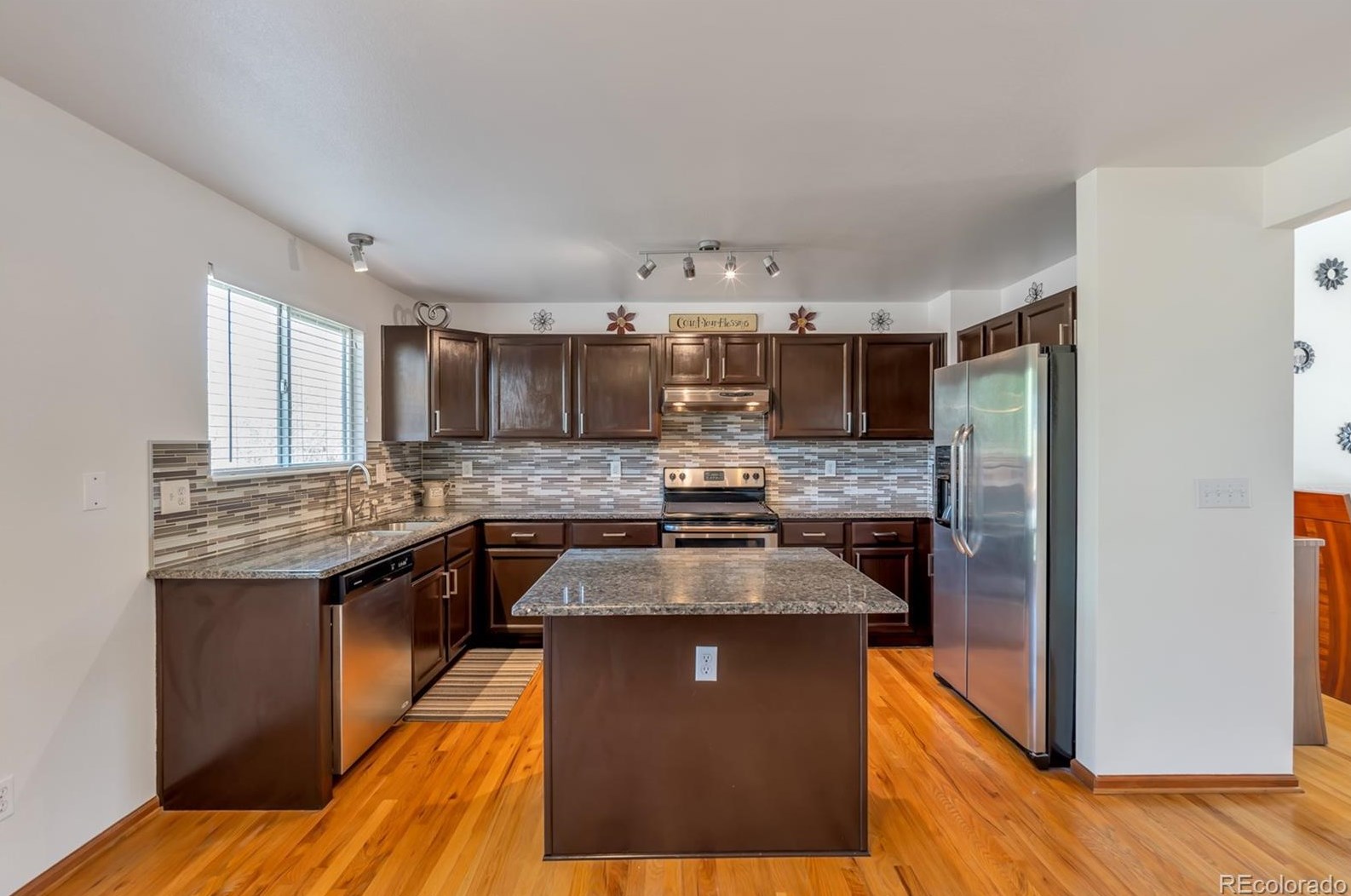 9943 Sydney Ln, Littleton CO 80130-6821 exterior