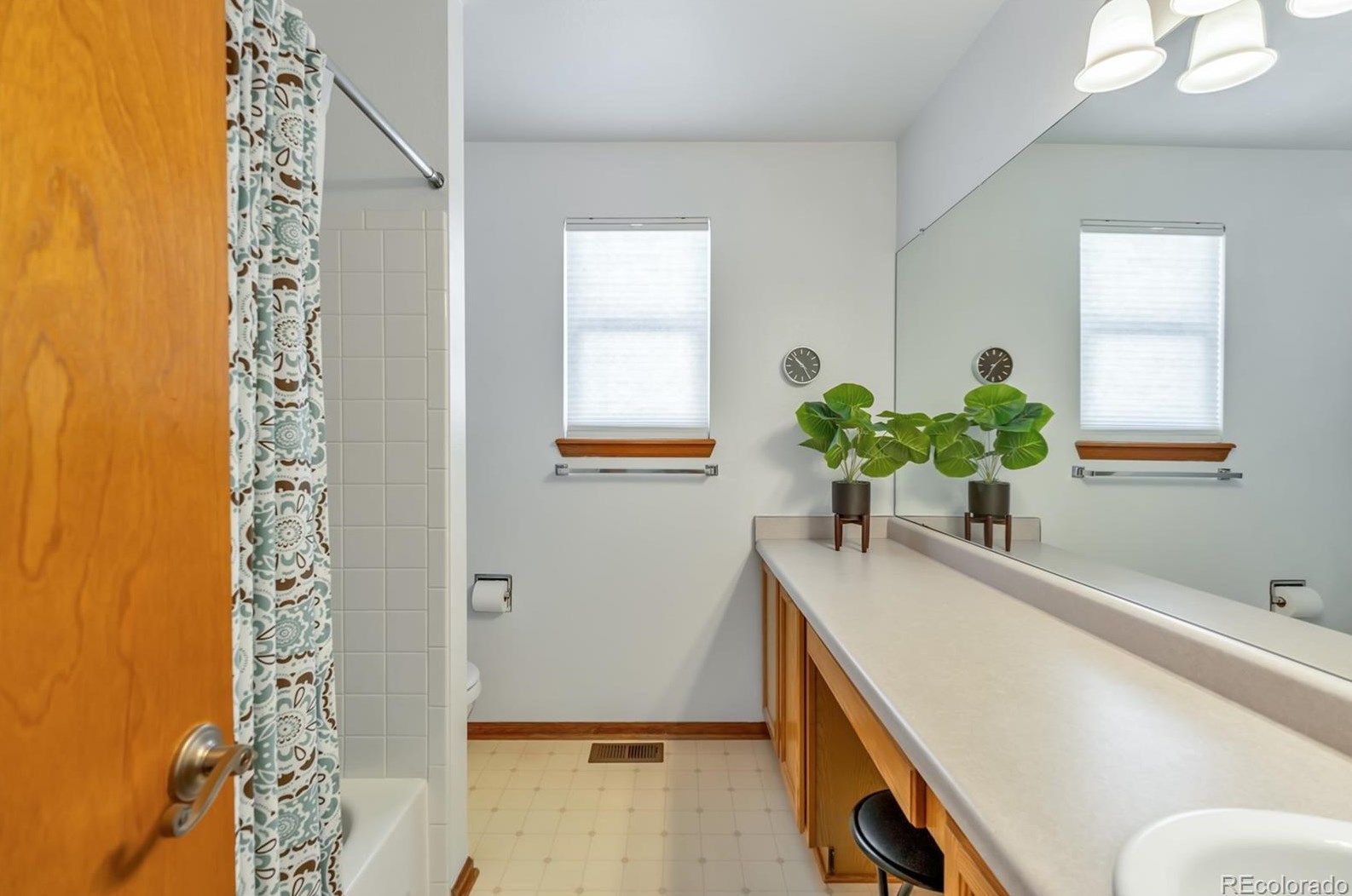 9943 Sydney Ln, Littleton CO 80130-6821 exterior