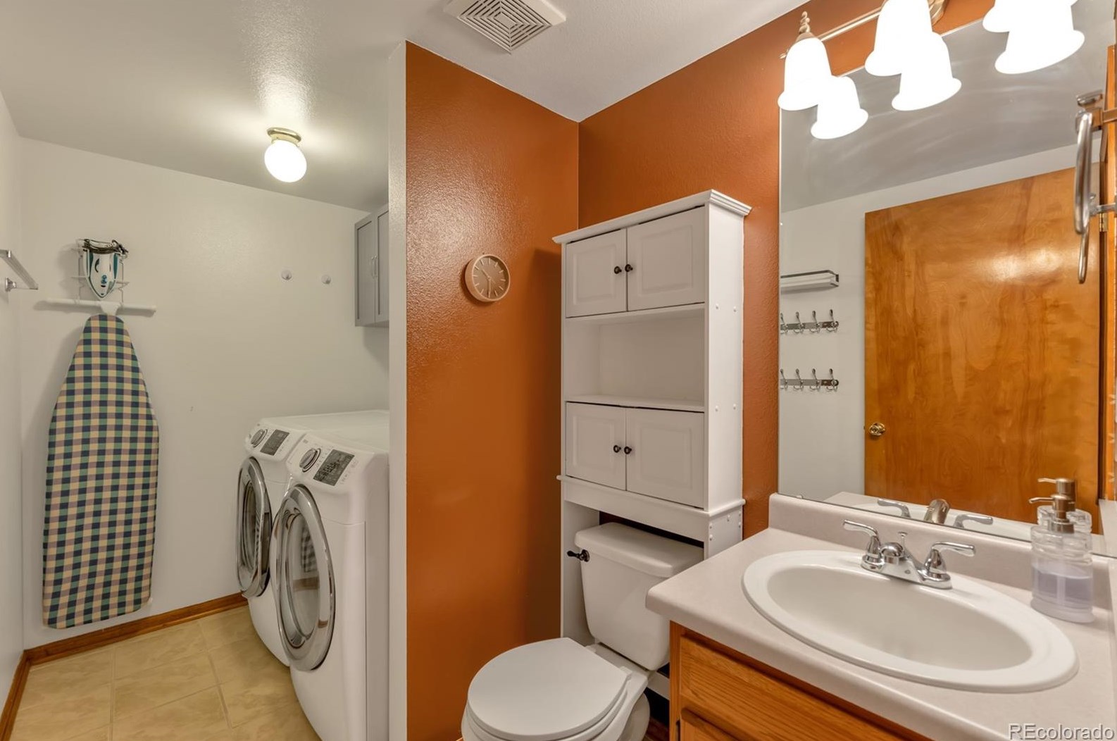 9943 Sydney Ln, Littleton CO 80130-6821 exterior