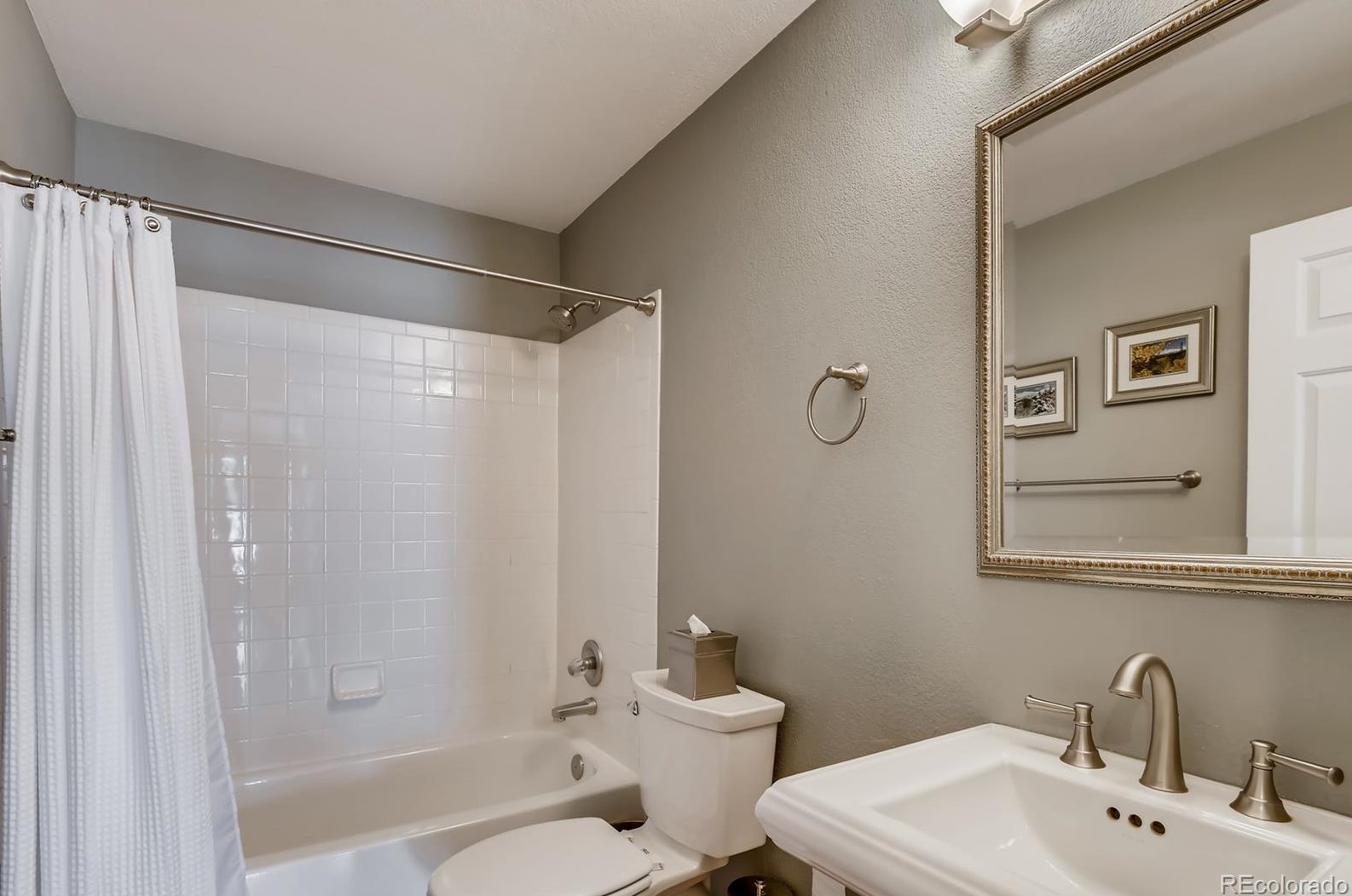 21 Amaranth Dr, Littleton CO 80127-2611 exterior