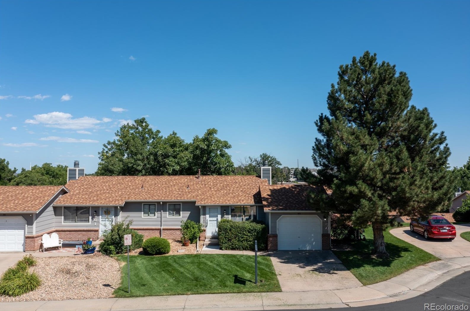 551 Crestline Cir, Littleton, CO 80120-1637