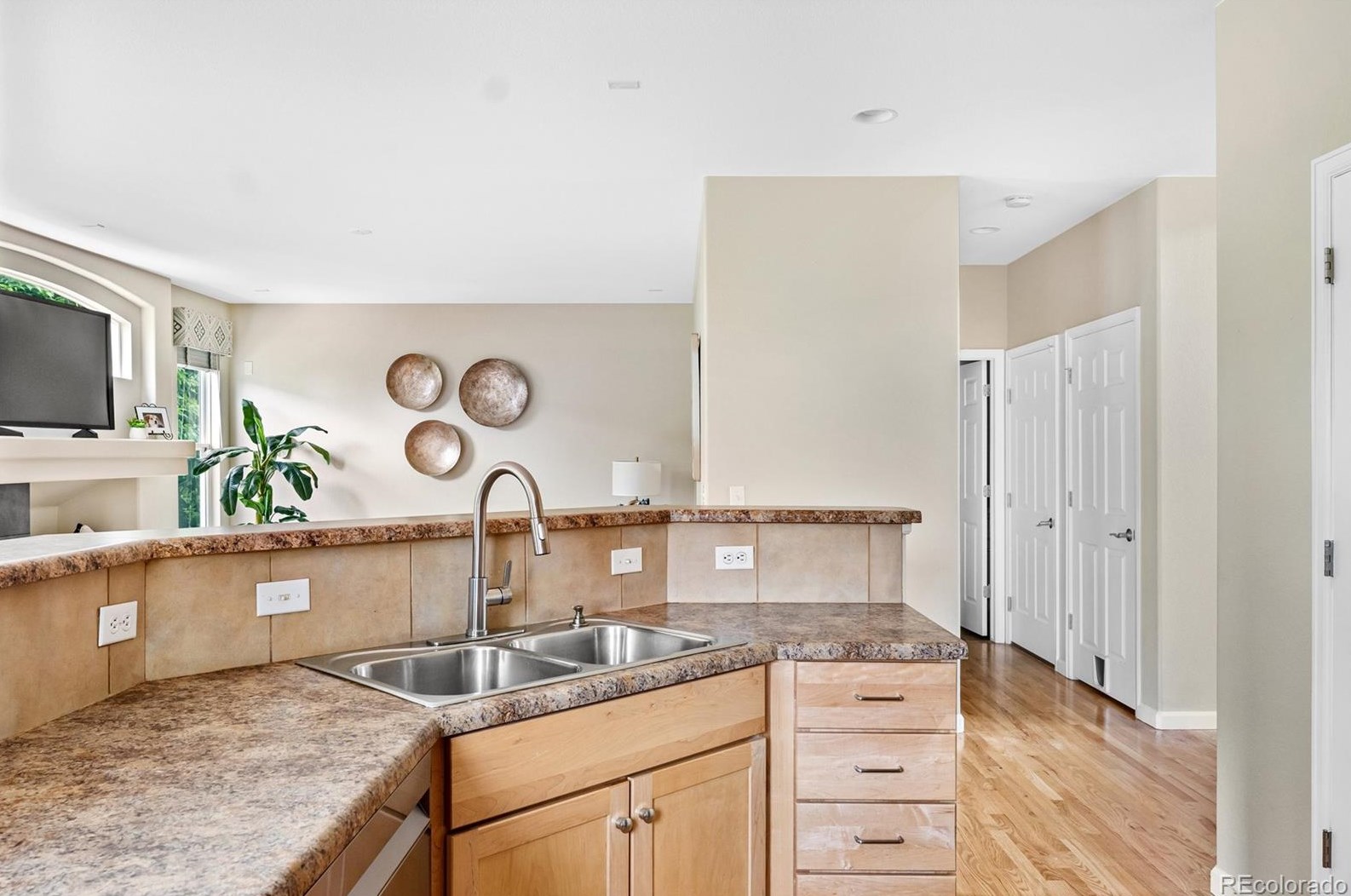 8320 Arbutus St, Arvada CO  80002-1724 exterior