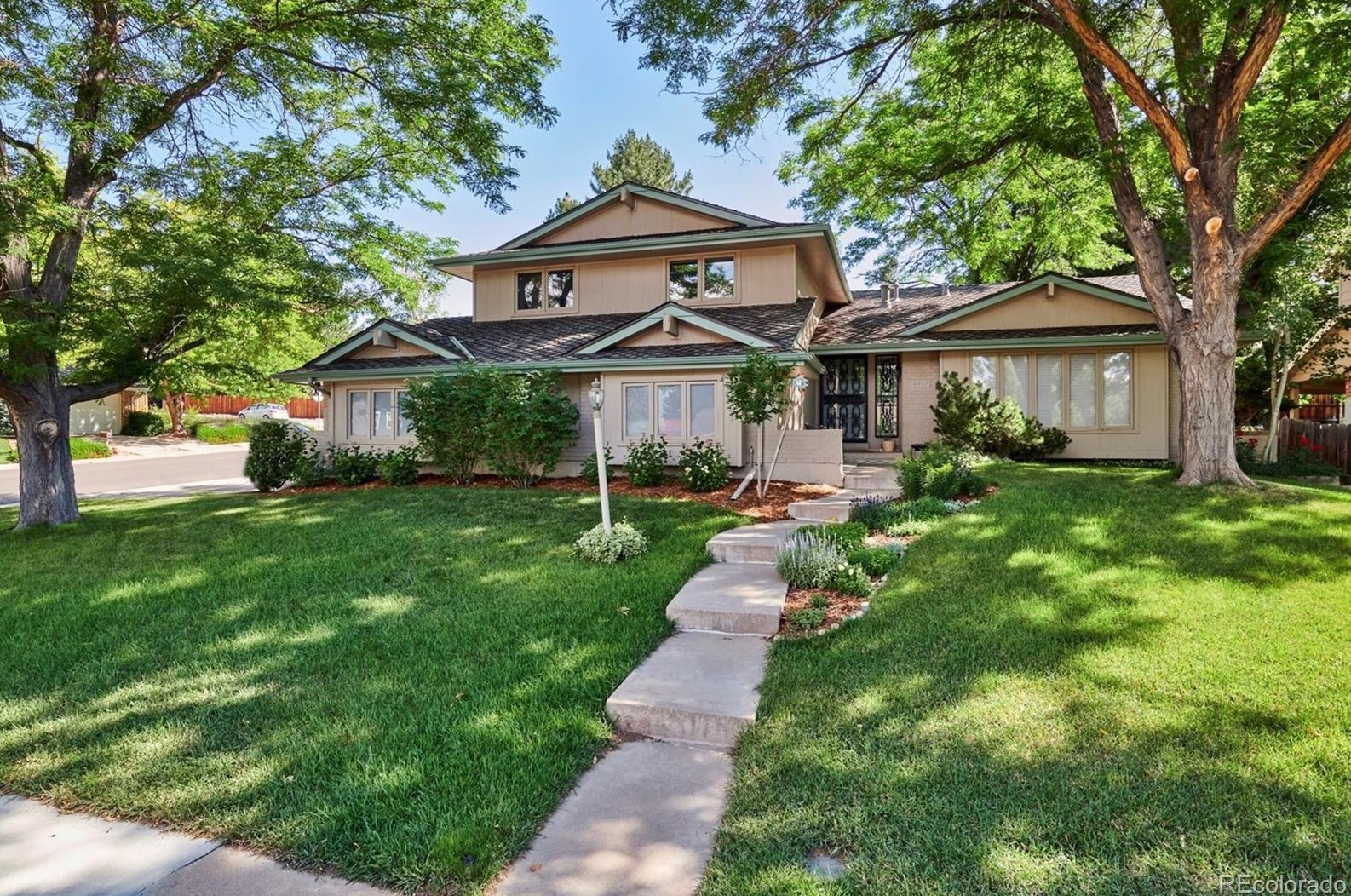 4907 Lake Ave, Littleton, CO 80121-3338