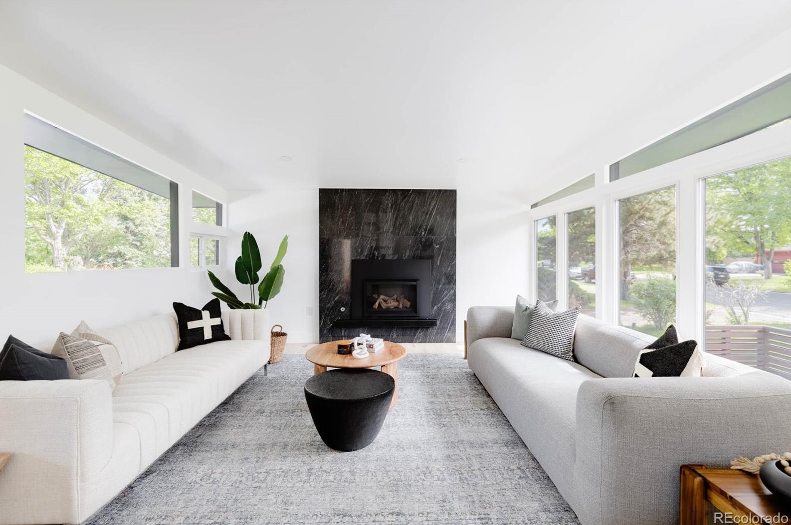 6052 Aberdeen St, Littleton CO  80120-2707 exterior