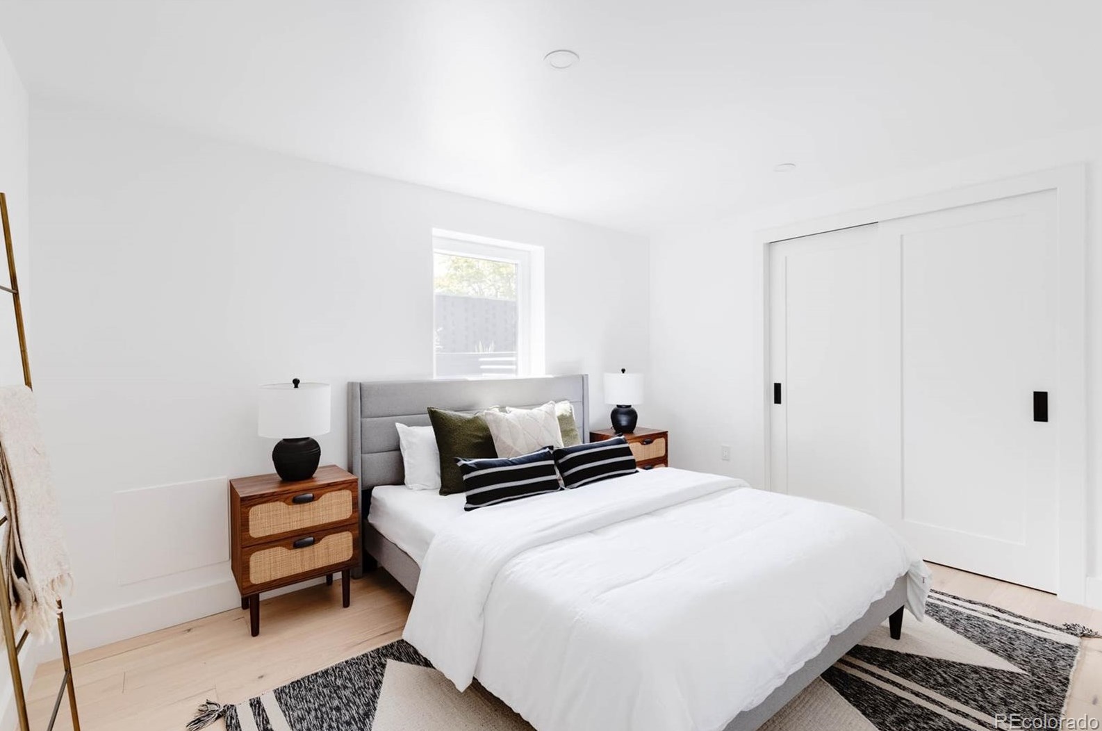 6052 Aberdeen St, Littleton CO  80120-2707 exterior