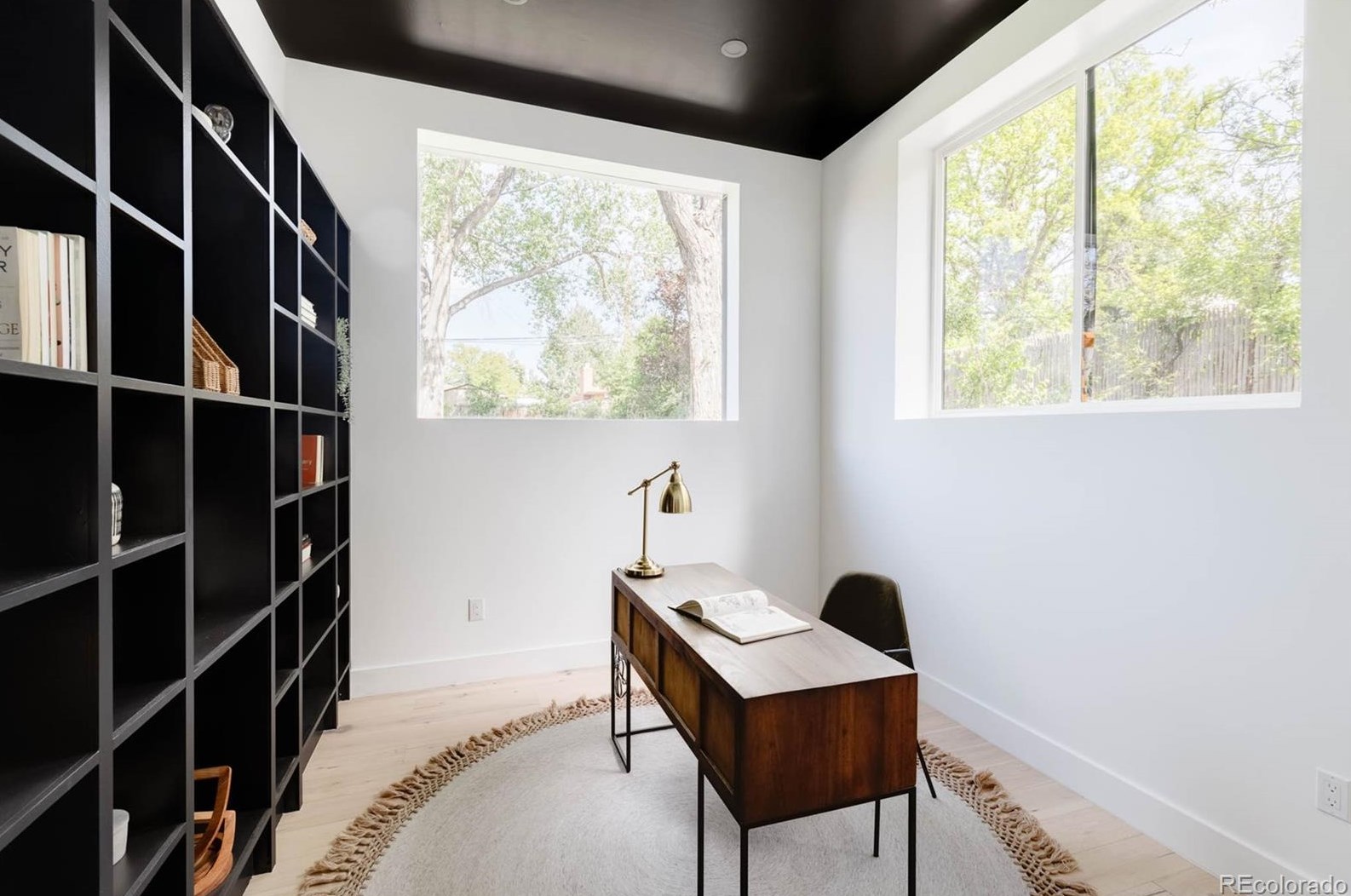 6052 Aberdeen St, Littleton CO  80120-2707 exterior