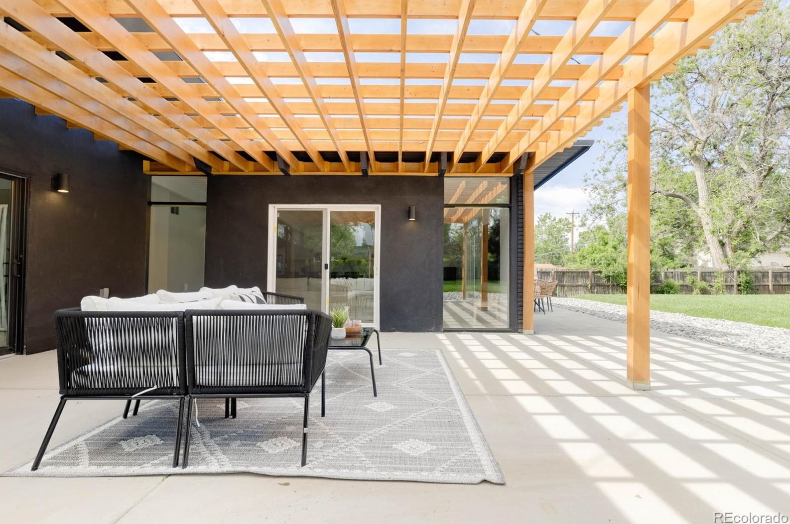 6052 Aberdeen St, Littleton CO  80120-2707 exterior