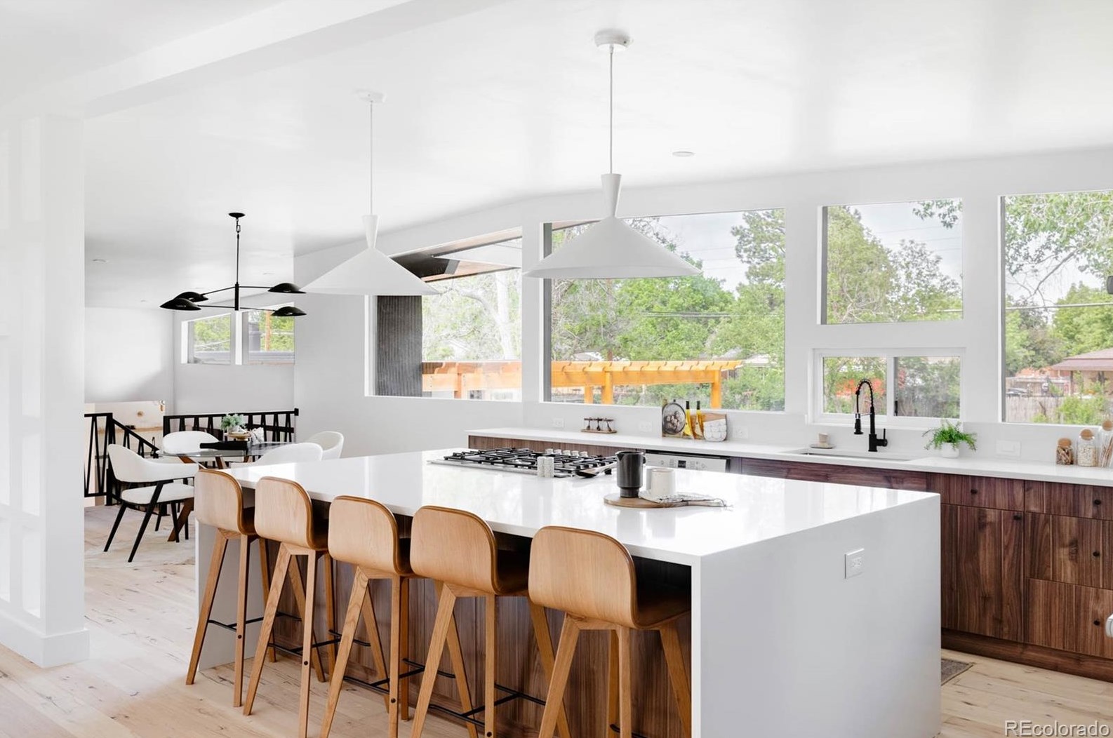 6052 Aberdeen St, Littleton CO  80120-2707 exterior