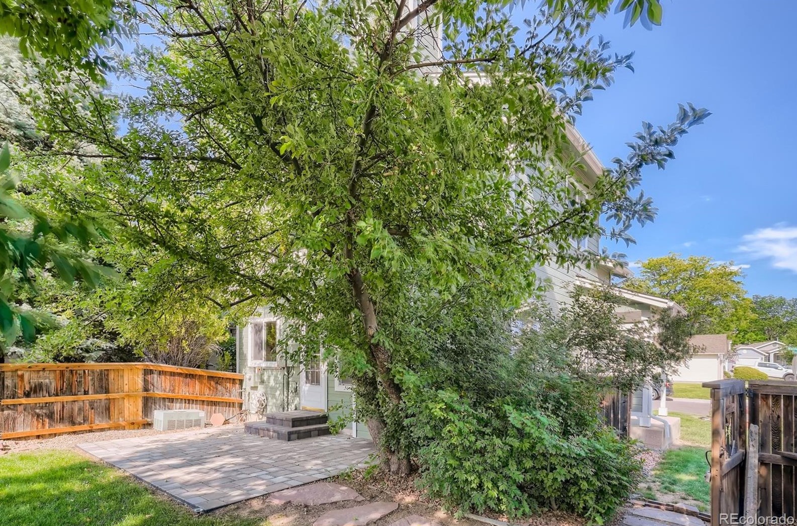 621 Walden Ct, Littleton CO 80126-3015 exterior