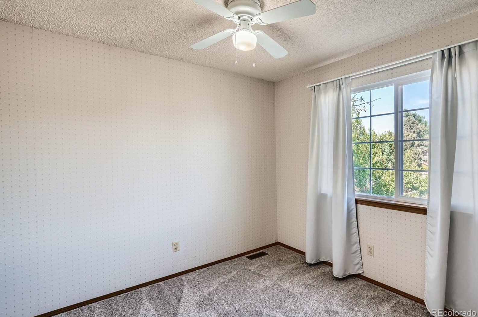 621 Walden Ct, Littleton CO 80126-3015 exterior