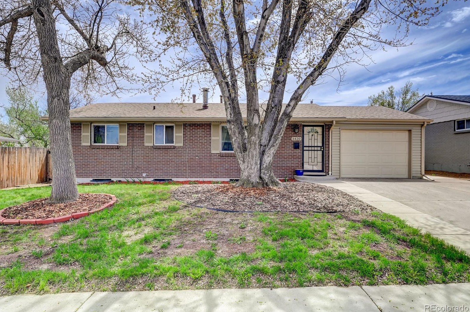 3420 W Mountain Rd, Englewood, CO 80110