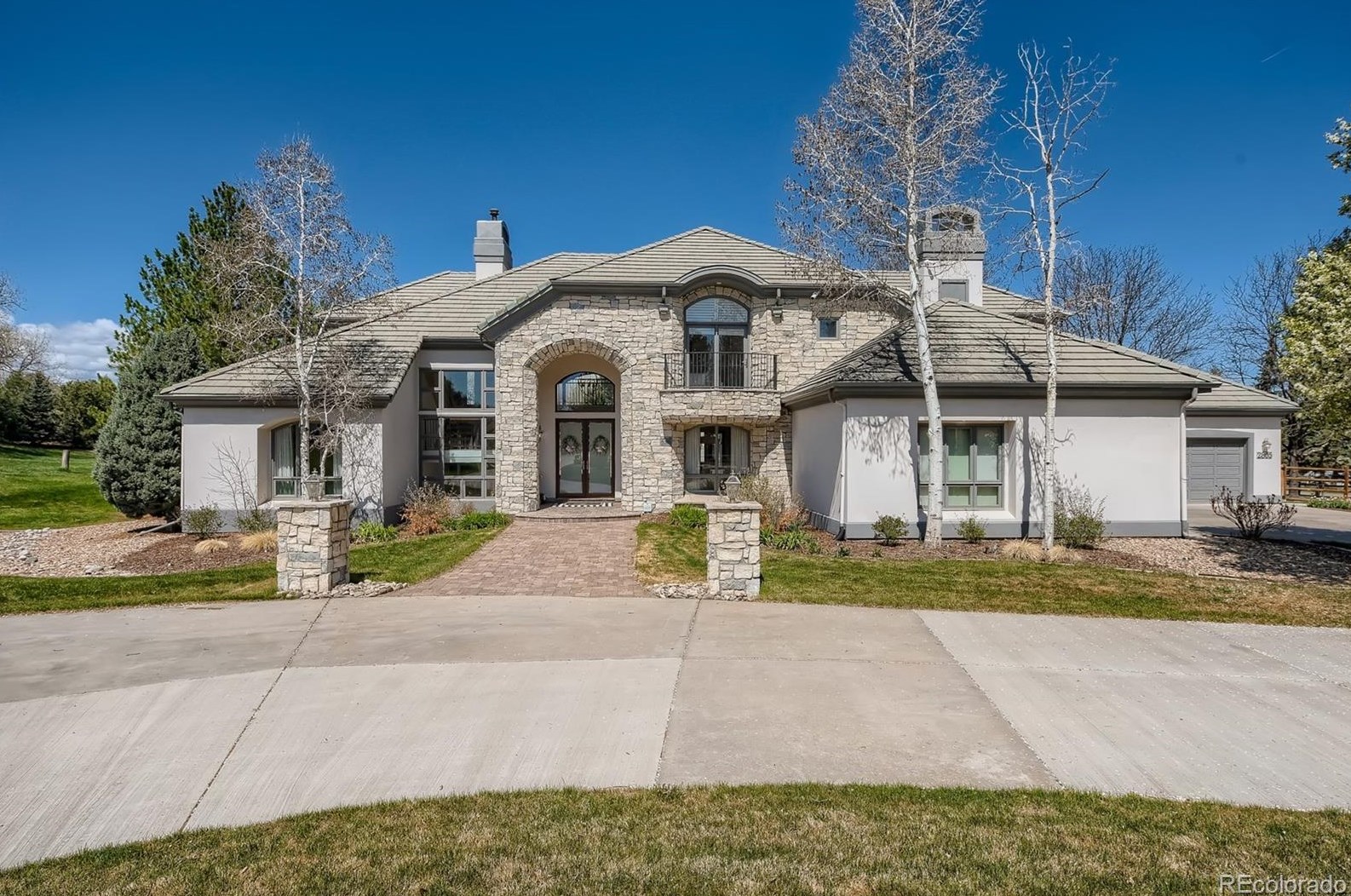 2805 Long Ct, Littleton, CO 80121-1707