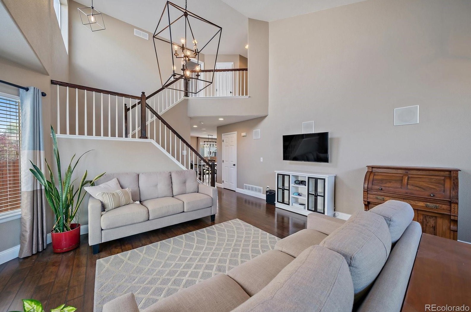 1023 Morning Dove Dr, Longmont, CO 80504-2291