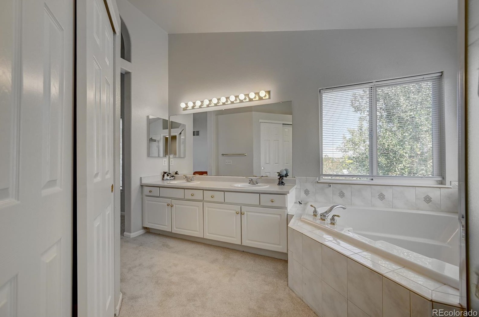 9020 Sanderling Way, Littleton CO 80126-5295 exterior