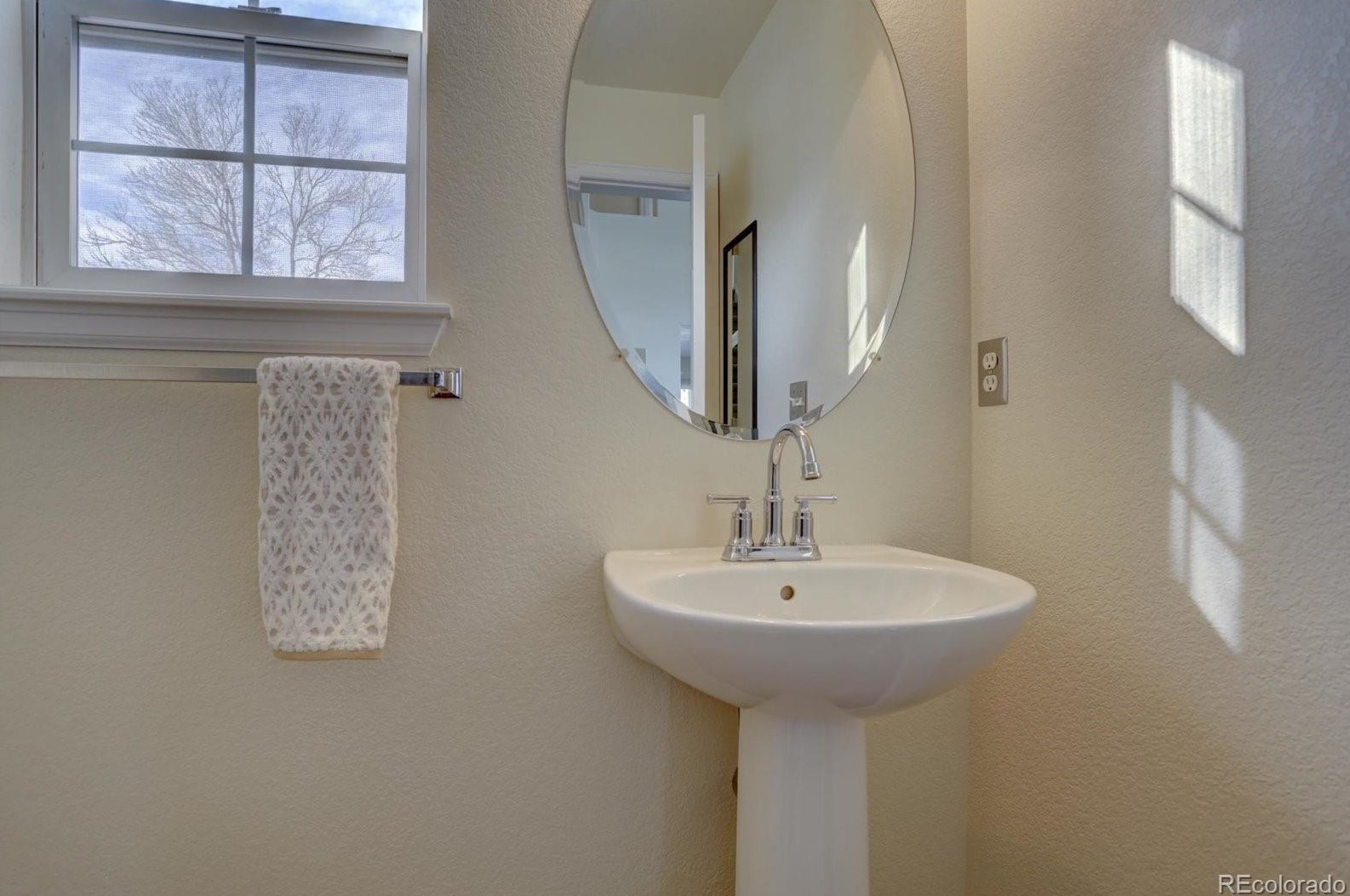 8884 Fld Ct, Littleton CO 80123-1920 exterior