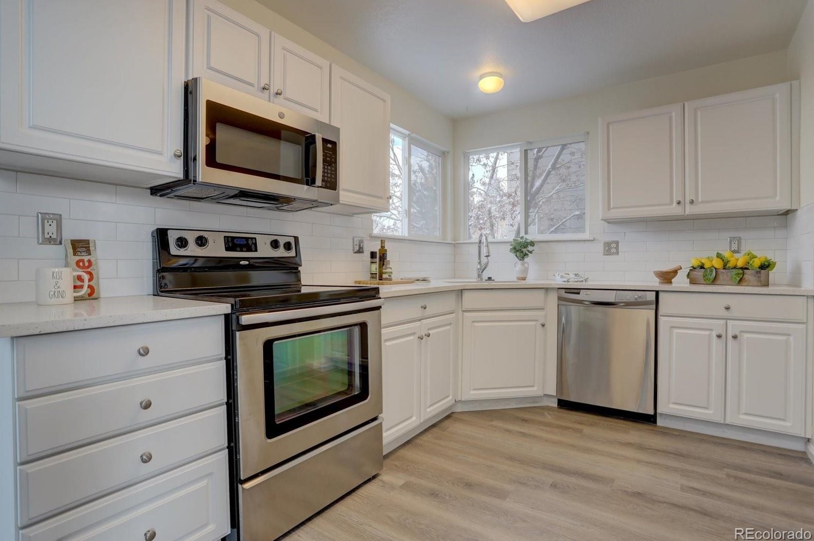 8884 Fld Ct, Littleton CO 80123-1920 exterior