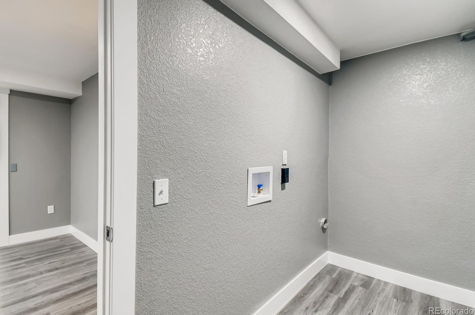 6055 Sycamore St, Littleton CO  80120-2532 exterior