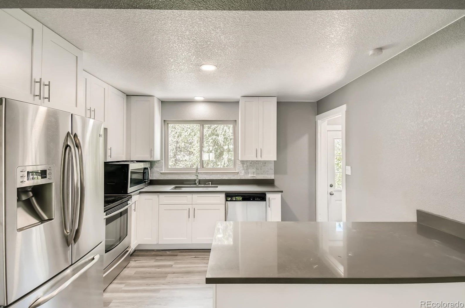 6055 Sycamore St, Littleton CO  80120-2532 exterior