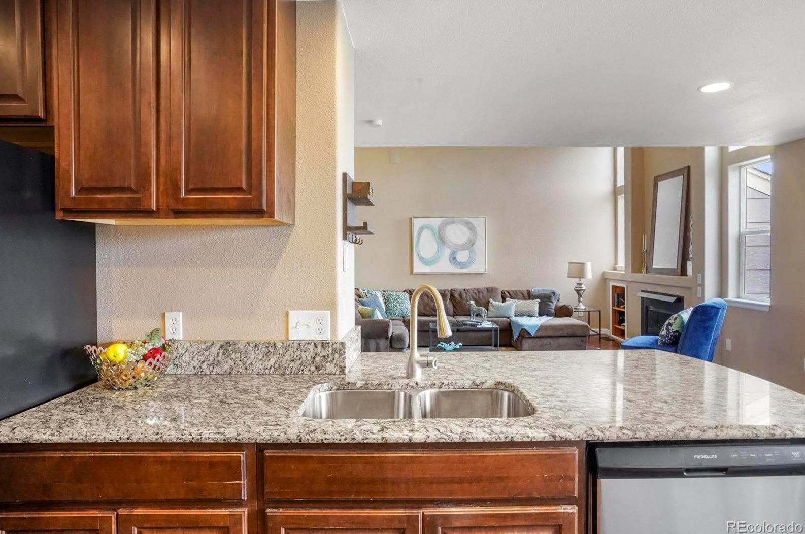 10484 Hollyhock Ct, Littleton CO 80129-6312 exterior