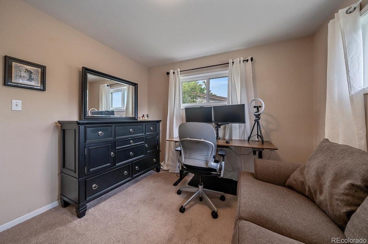 3347 Aksarben Ave, Littleton CO 80123-2901 exterior