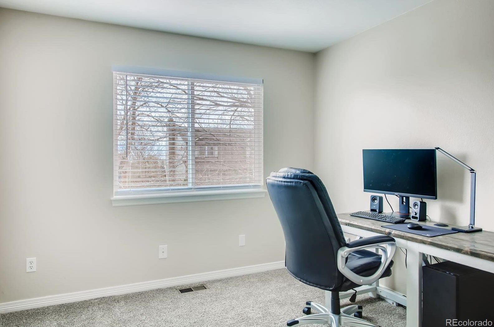 8442 Timberwood St, Littleton CO  80126-2001 exterior