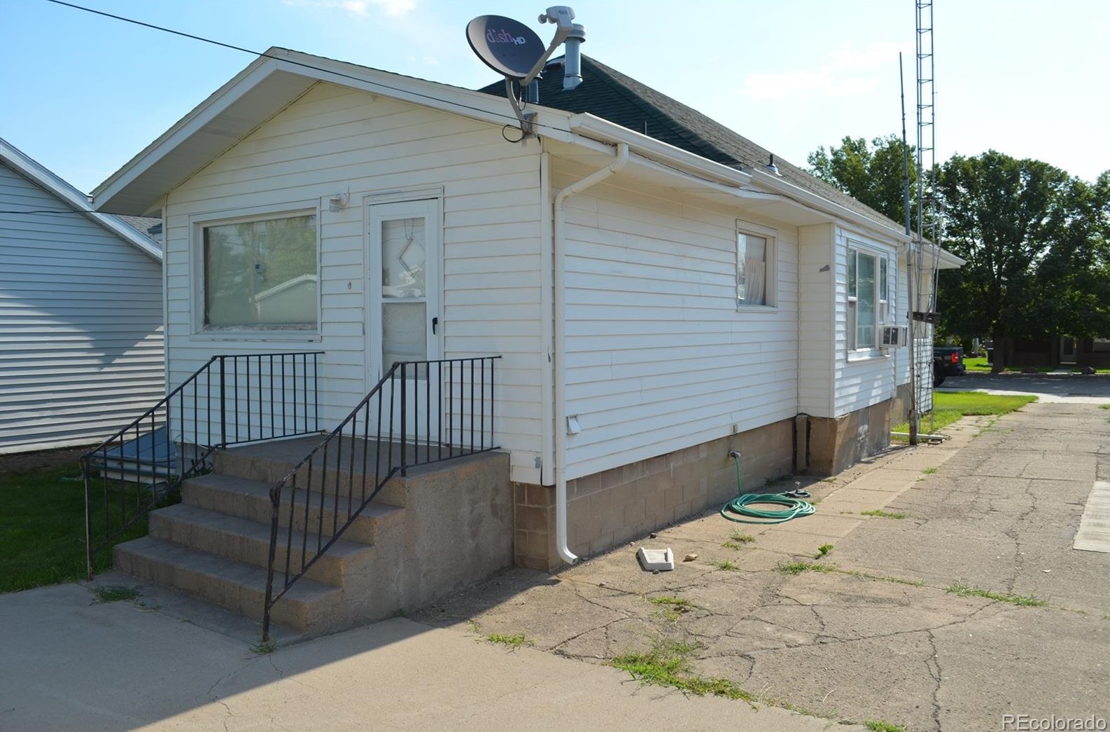 324 Iowa Ave, Stratton CO  80836-1374 exterior