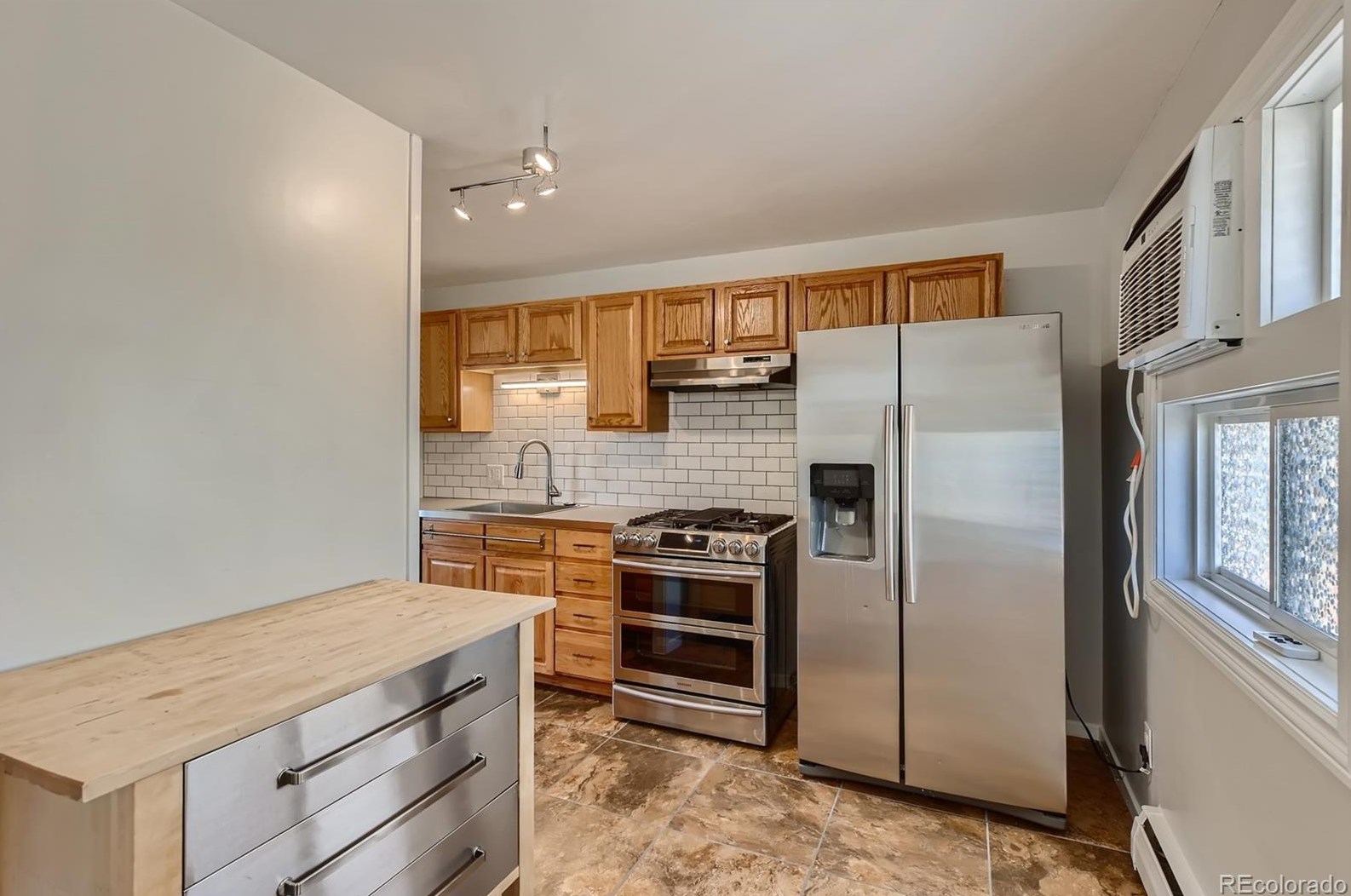 8021 Kendall Blvd, Littleton CO 80128-6071 exterior