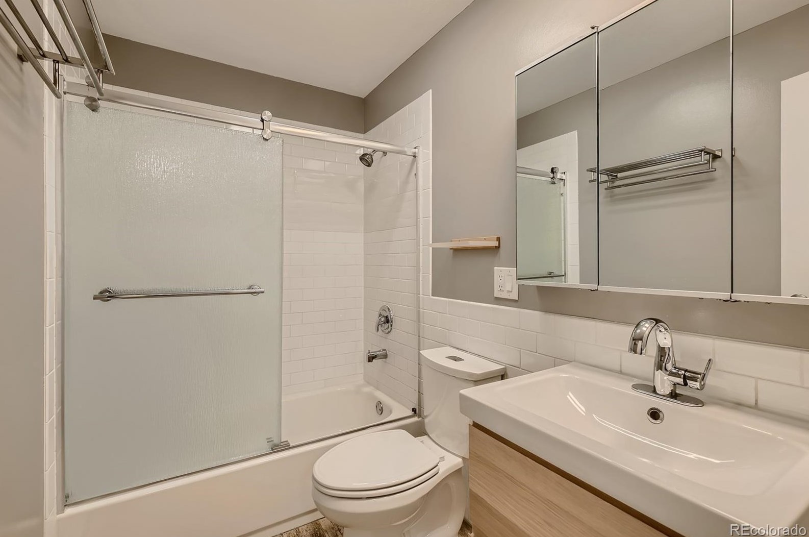 8021 Kendall Blvd, Littleton CO 80128-6071 exterior