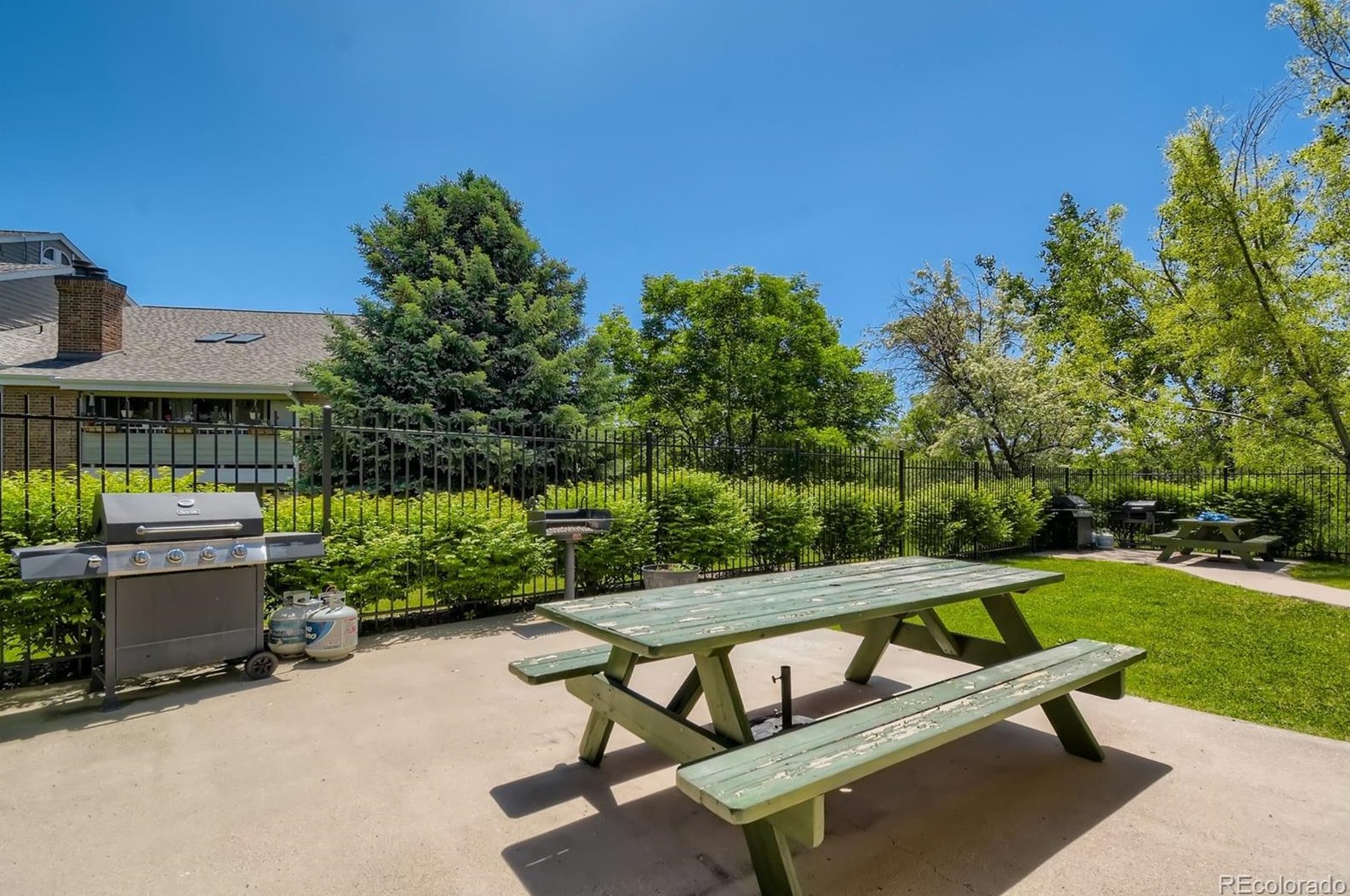 12304 Cross Dr, Littleton CO 80127-5231 exterior