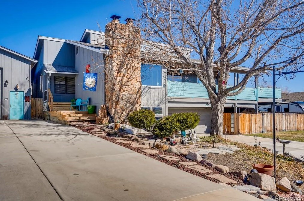 8266 Dover St, Littleton, CO 80128-5326