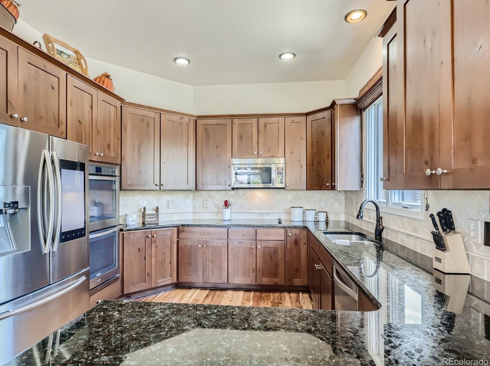 6656 Bright Water Trl, Littleton CO 80125-8305 exterior