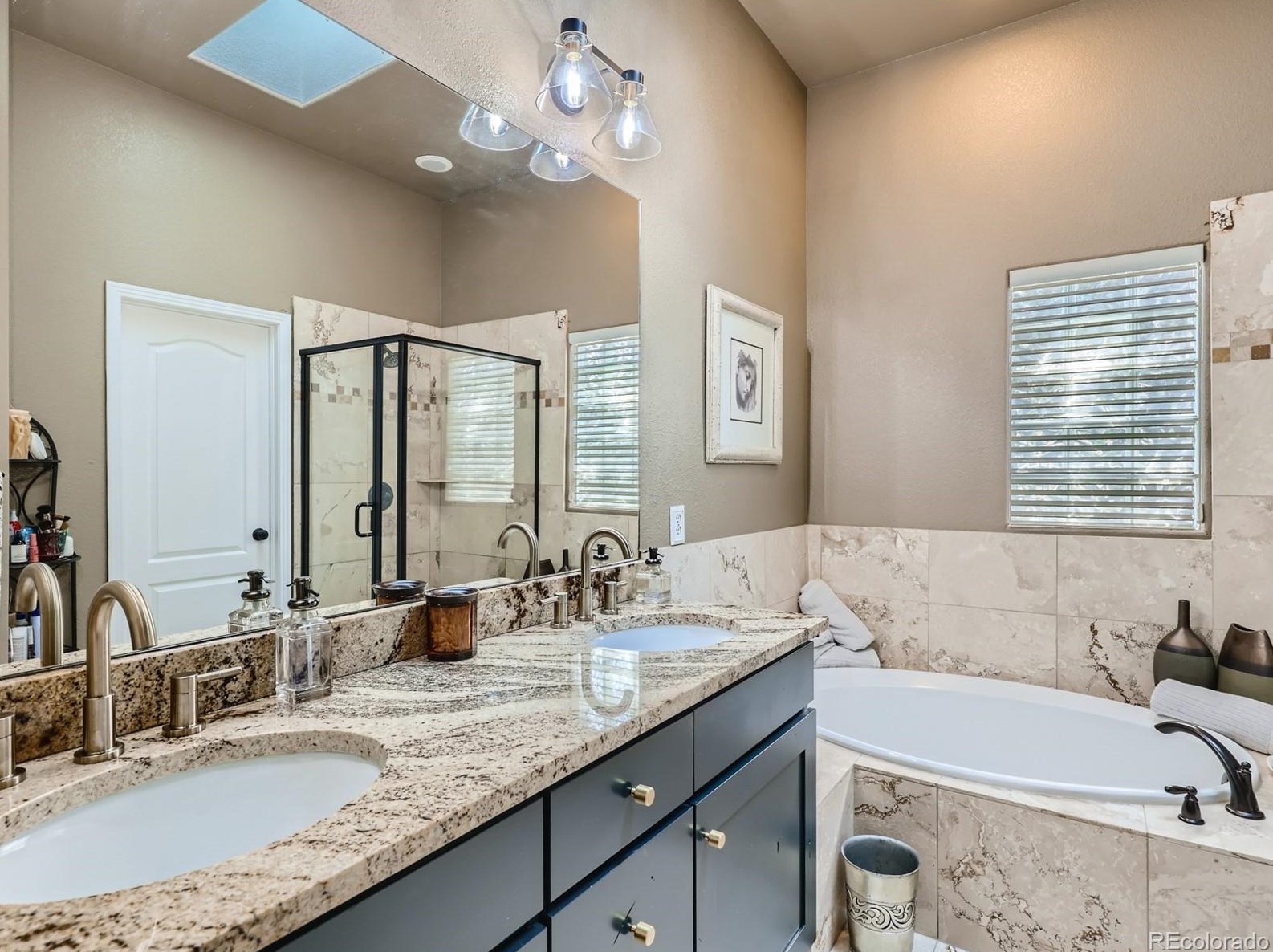 6656 Bright Water Trl, Littleton CO 80125-8305 exterior