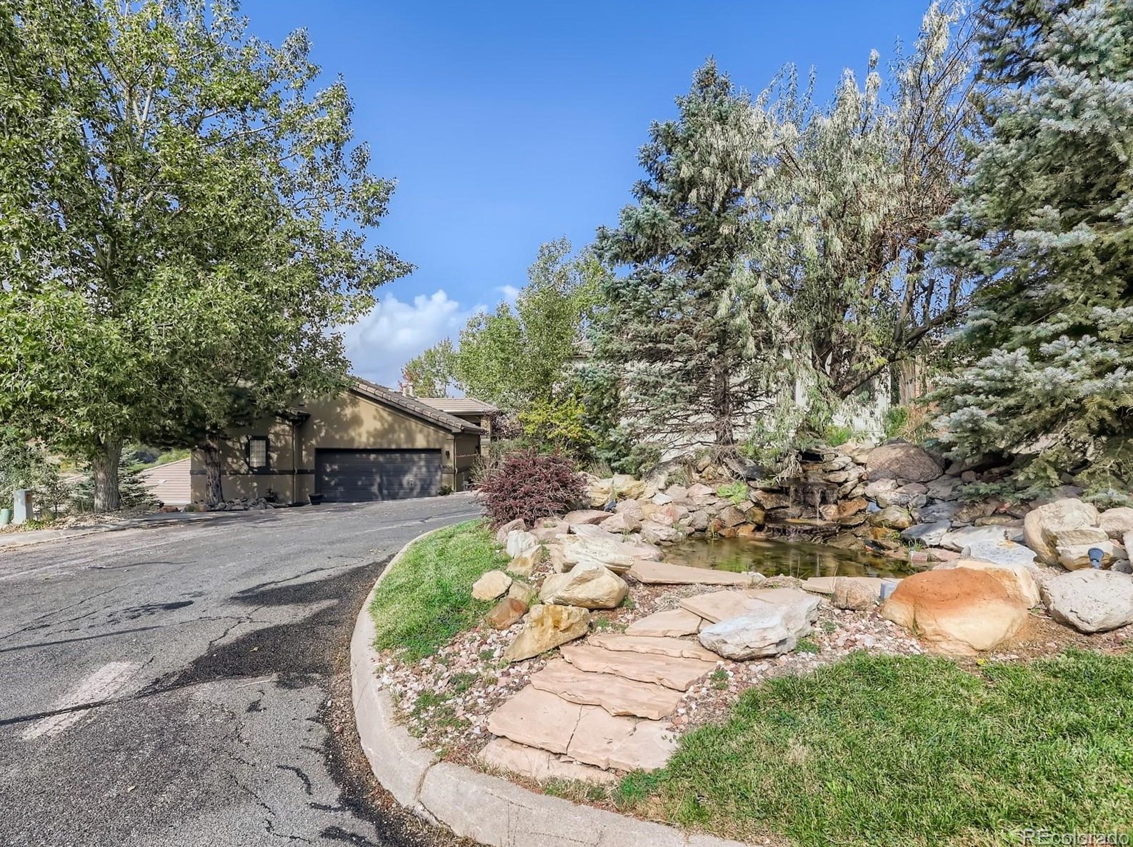 6656 Bright Water Trl, Littleton CO 80125-8305 exterior